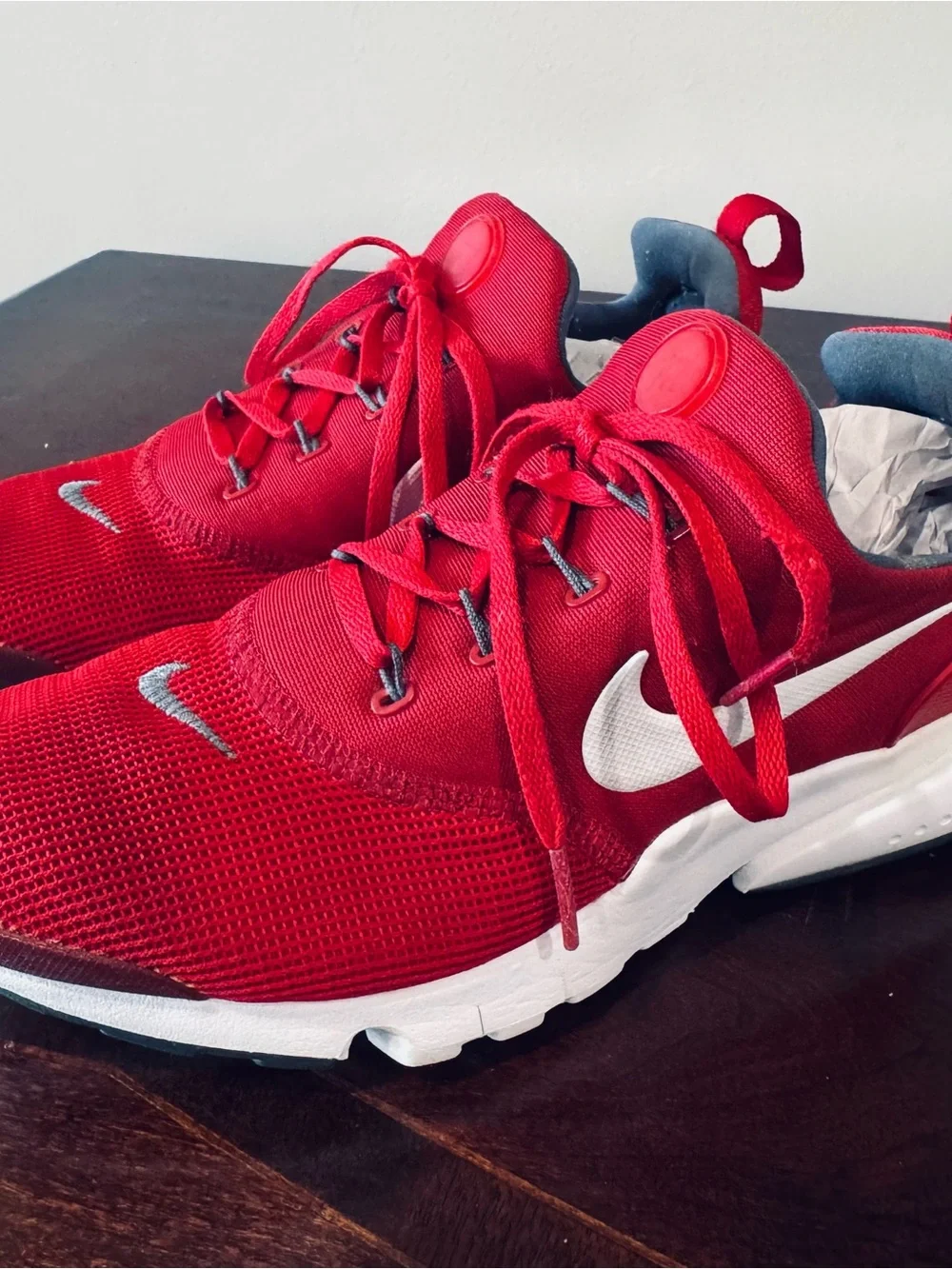 Nike Presto Fly sneakers Size 6Y/7.5W 